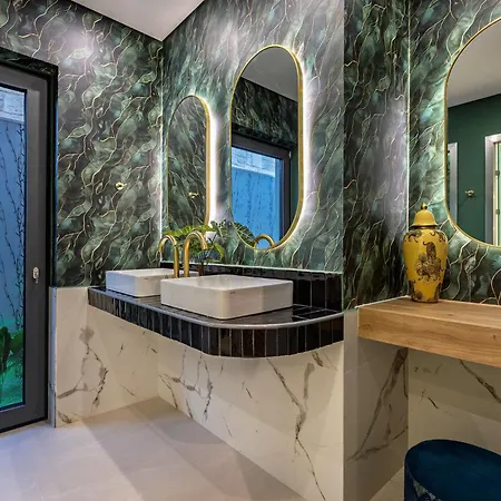 Emerald & - The Finest Of The World * Ayos Nikolaos